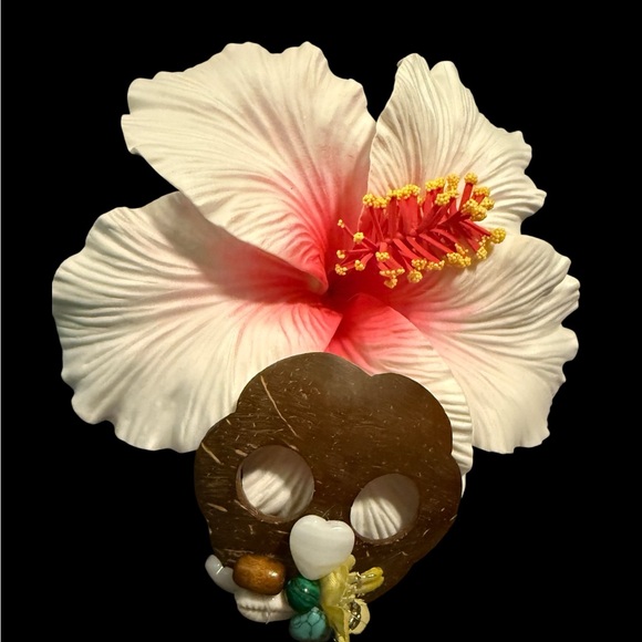 Hand Crafted Floral Hair Accessory - White and Gold - Picture 1 of 2